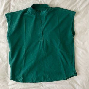 FIGS Rafaela Scrub Top in Hunter Green Size S - Like New